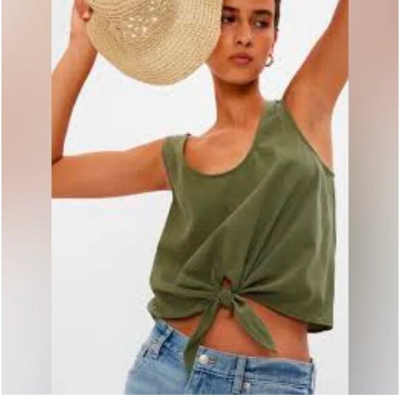 GAP Lyocell Cropped Knot Tank Top - Picture 1 of 1